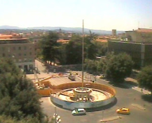 Fontana Piazza Tacito nuovo pennone (1)